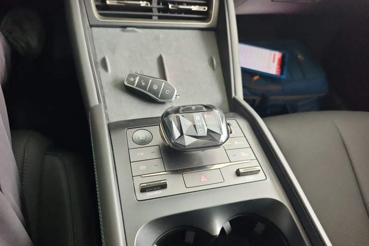 Used BYD Qin L 2025 DM-i Smart Drive 120KM Superior Model Gear Lever