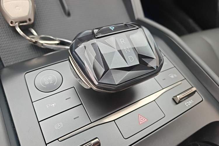 Used BYD Qin L 2025 DM-i Smart Drive 80KM Leading Model Gear Lever
