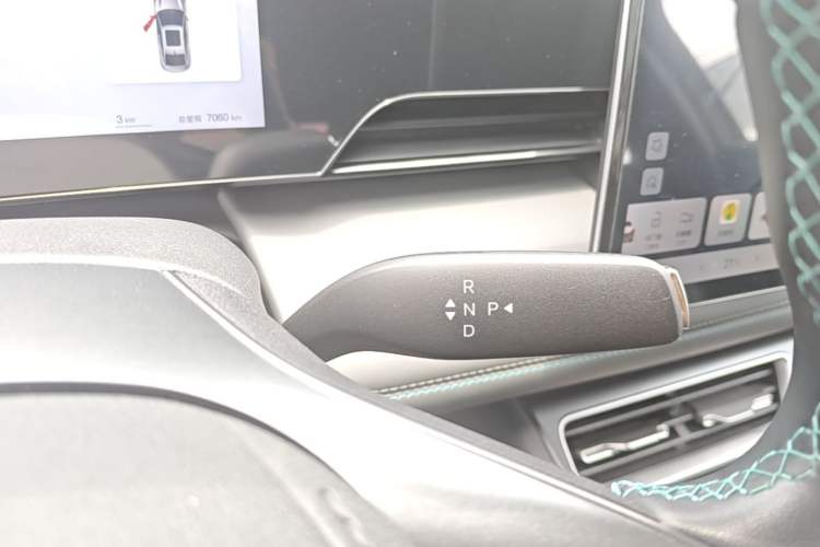 Used BYD Qin L 2025 EV 545KM Beyond Version Gear Lever