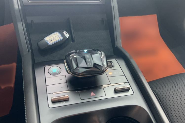 Used BYD Qin L 2025 DM-i Smart Drive 80KM Leading Model Gear Lever