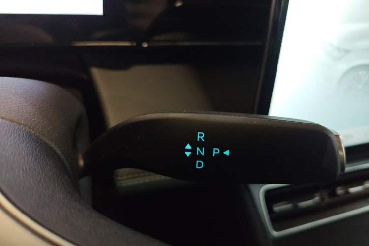 Used BYD Qin L 2025 EV 545KM Cloud Suspension Edition Gear Lever