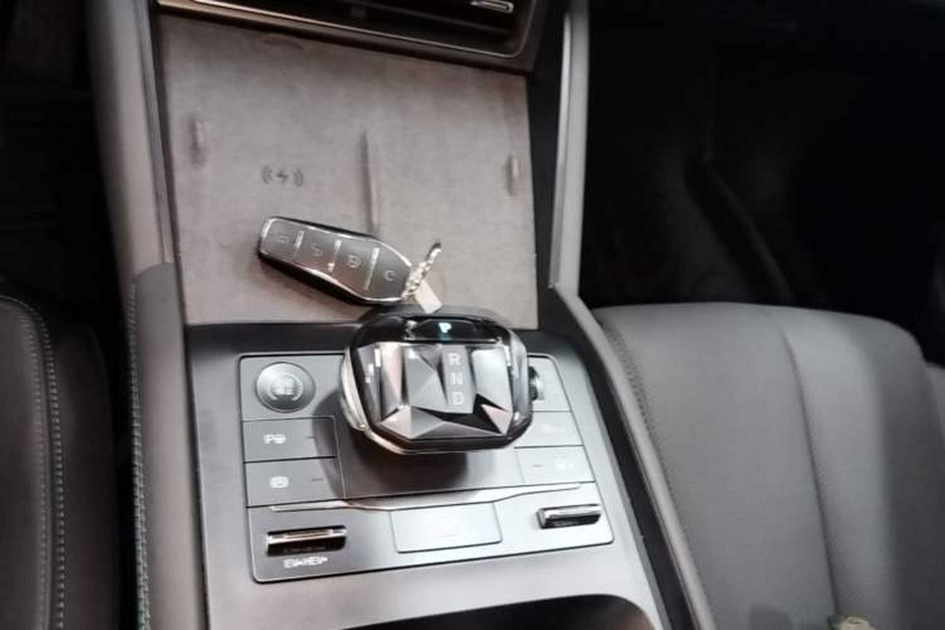 Used BYD Qin L 2025 DM-i Smart Drive 120KM Superior Model Gear Lever