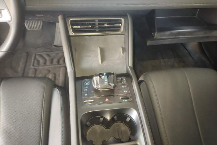 Used BYD Qin L 2025 DM-i Smart Drive 120KM Superior Model Gear Lever