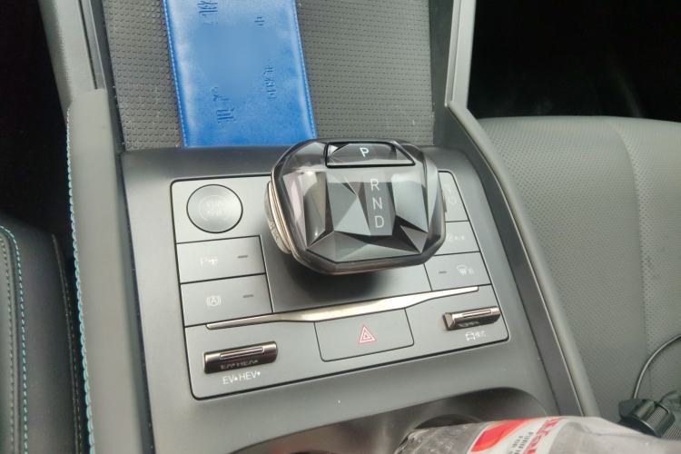 Used BYD Qin L 2025 DM-i Smart Drive 80KM Leading Model Gear Lever