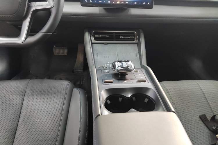 Used BYD Qin L 2025 DM-i Smart Drive 120KM Superior Model Gear Lever