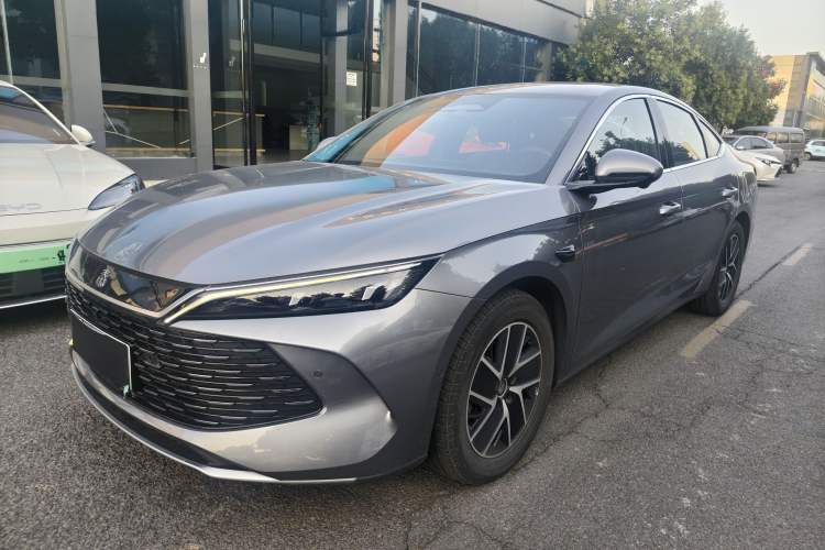 BYD Qin L 2025 DM-i Smart Drive 120KM Superior Model