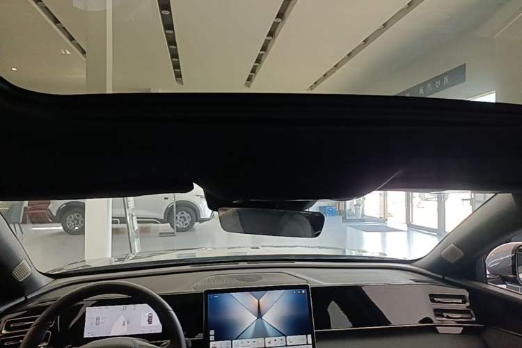 Used BYD Qin L 2025 DM-i Smart Drive 120KM Superior Model Headliner
