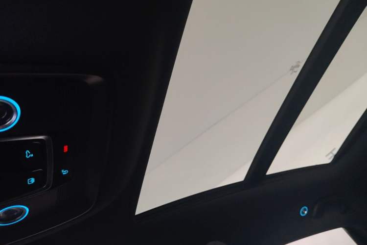 Used BYD Qin L 2025 DM-i Smart Drive 120KM Leading Model Headliner