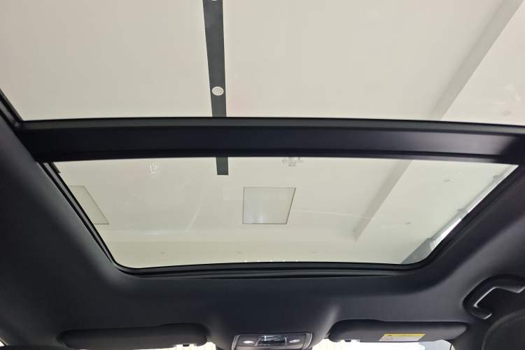 Used BYD Qin L 2025 DM-i Smart Drive 120KM Superior Model Headliner