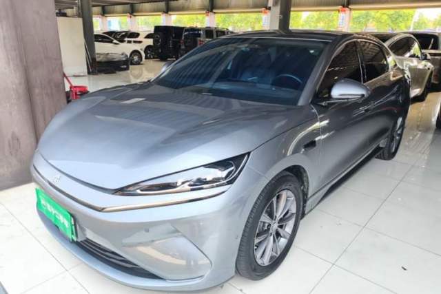 Ojetý BYD Qin L 2025 EV 470KM Leading Edition
