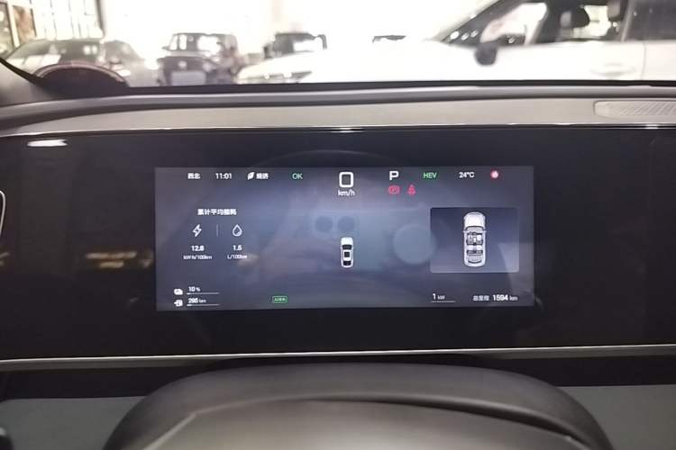 Used BYD Qin L 2025 DM-i Smart Drive 120KM Superior Model Instrument Cluster
