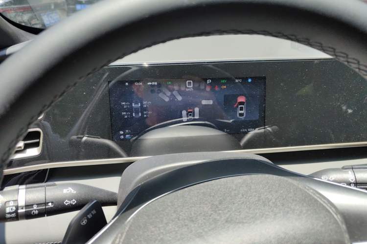Used BYD Qin L 2025 DM-i Smart Drive 80KM Superior Model Instrument Cluster