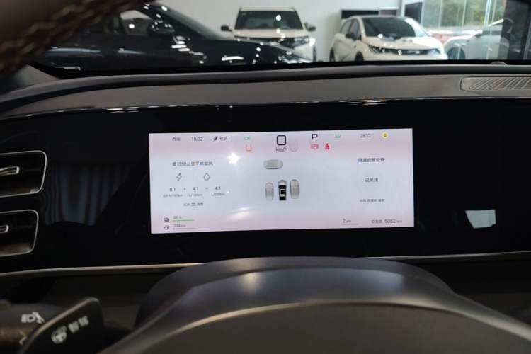 Used BYD Qin L 2025 DM-i Smart Drive 80KM Leading Model Instrument Cluster