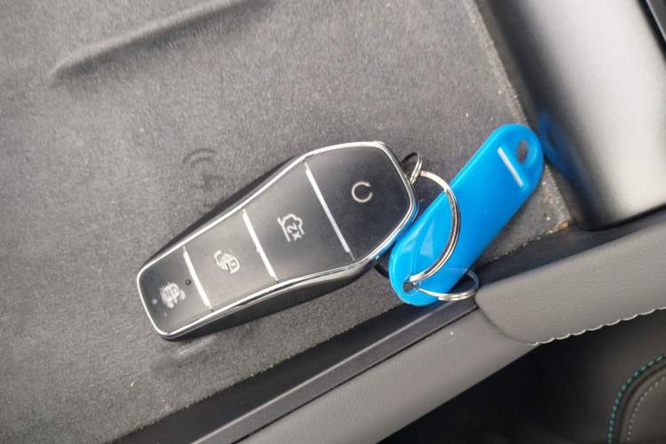 Used BYD Qin L 2025 DM-i Smart Drive 120KM Superior Model Interior 1