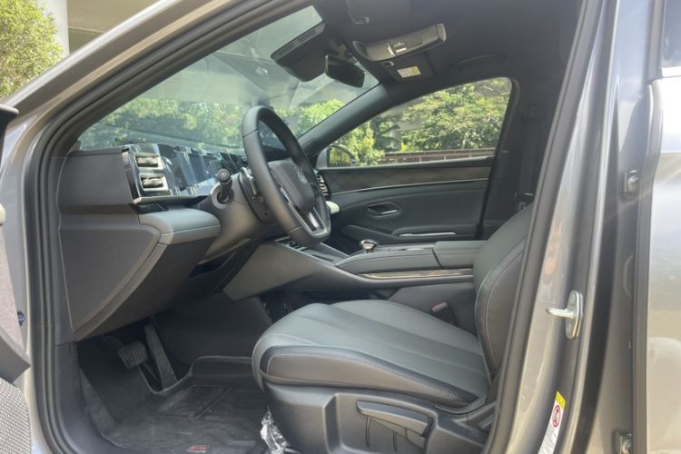 Used BYD Qin L 2025 DM-i Smart Drive 80KM Leading Model Interior 1