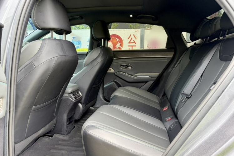 Used BYD Qin L 2025 DM-i Smart Drive 120KM Leading Model Interior 1