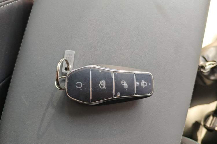 Used BYD Qin L 2025 DM-i Smart Drive 120KM Superior Model Interior 1