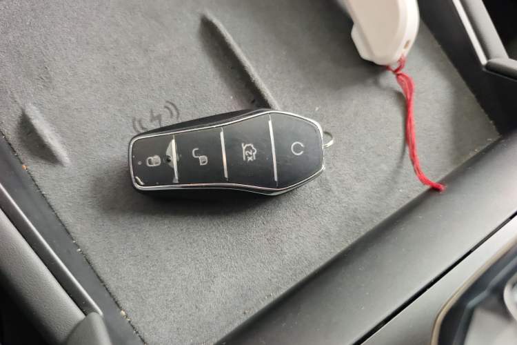 Used BYD Qin L 2025 DM-i Smart Drive 120KM Superior Model Interior 1