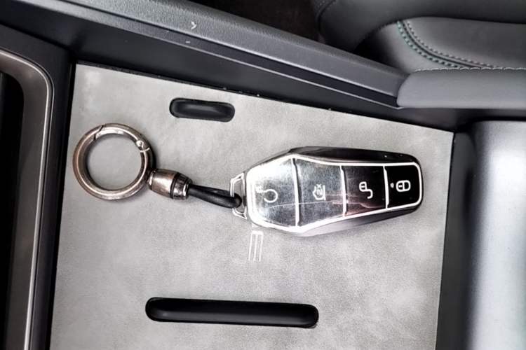 Used BYD Qin L 2025 DM-i Smart Drive 80KM Leading Model Interior 1