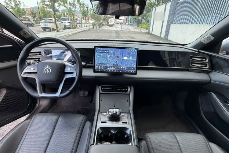 Used BYD Qin L 2025 DM-i Smart Drive 120KM Leading Model Interior 1