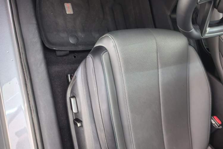 Used BYD Qin L 2025 DM-i Smart Drive 120KM Leading Model Interior 11