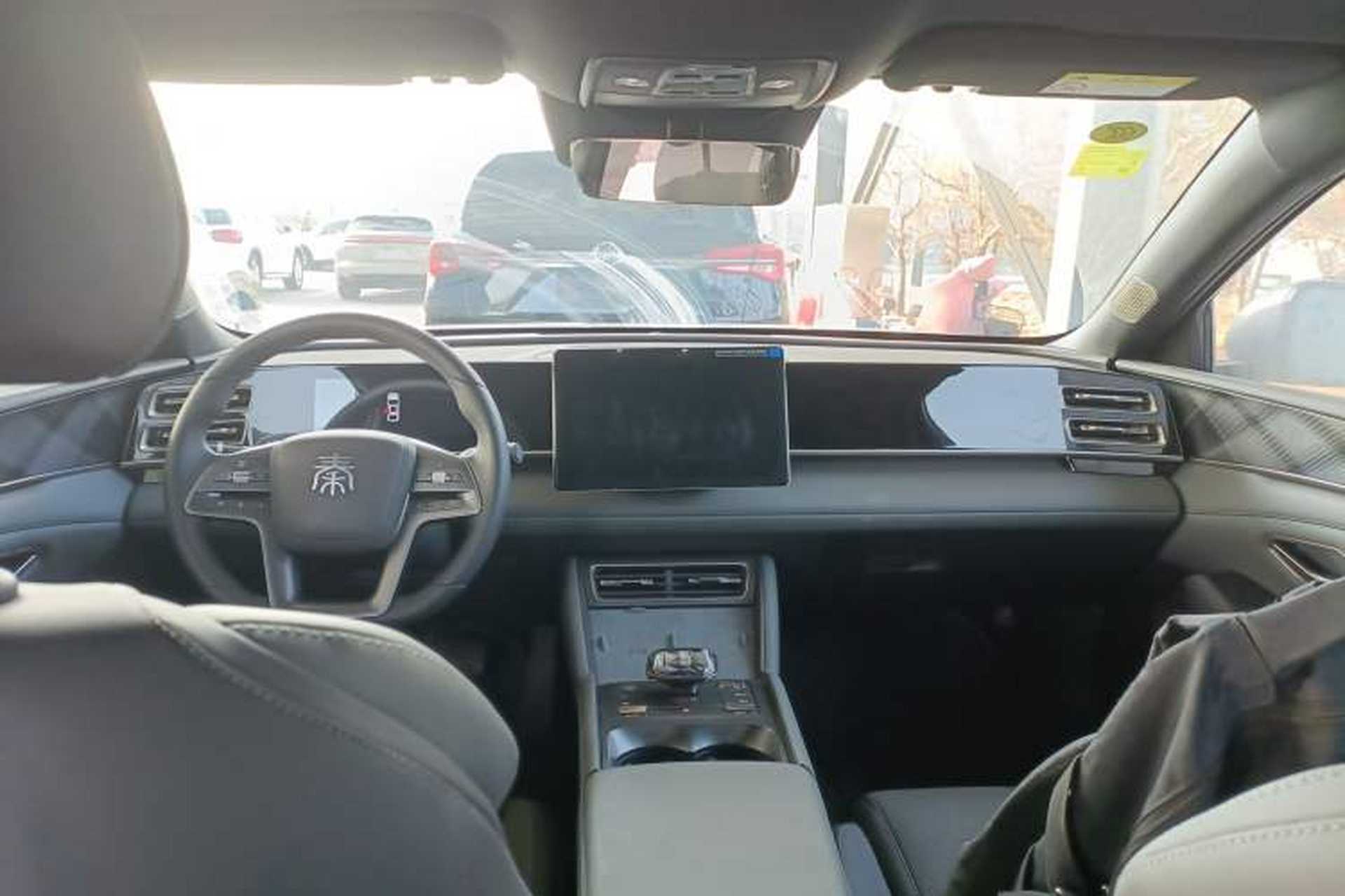 Used BYD Qin L 2025 DM-i Smart Drive 120KM Superior Model Interior 2