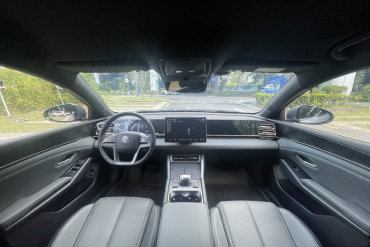 Used BYD Qin L 2025 DM-i Smart Drive 80KM Leading Model Interior 2