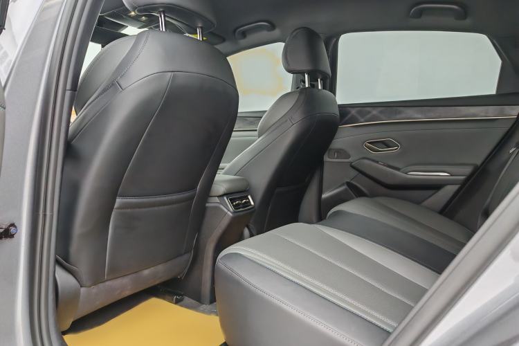 Used BYD Qin L 2025 DM-i Smart Drive 80KM Leading Model Interior 2