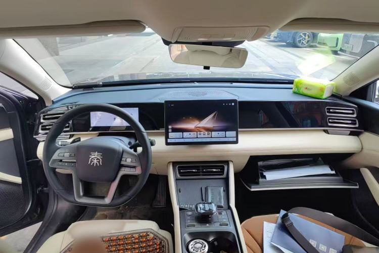 Used BYD Qin L 2025 DM-i Smart Drive 80KM Leading Model Interior 2