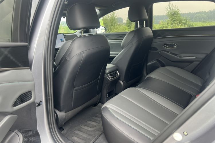 Used BYD Qin L 2025 DM-i Smart Drive 80KM Leading Model Interior 2