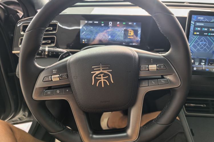 Used BYD Qin L 2025 DM-i Smart Drive 120KM Leading Model Interior 2