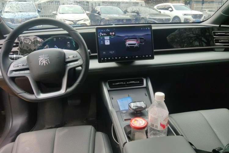 Used BYD Qin L 2025 DM-i Smart Drive 80KM Leading Model Interior 2