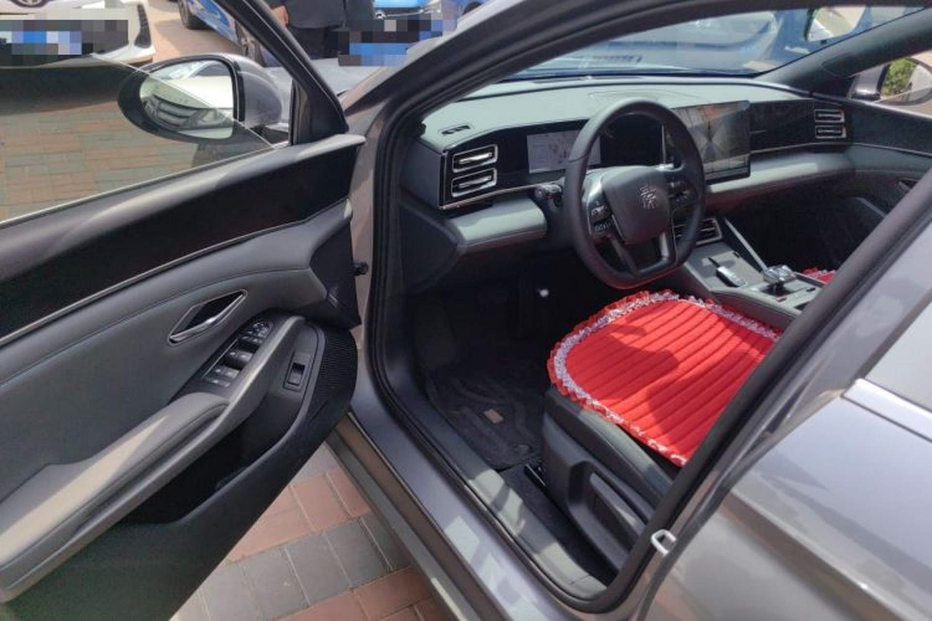 Used BYD Qin L 2025 DM-i Smart Drive 80KM Leading Model Interior 3