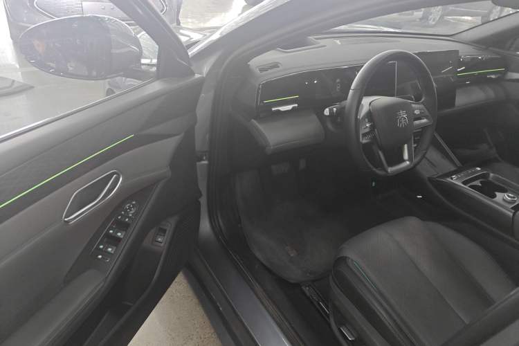 Used BYD Qin L 2025 EV 545KM Excellence Edition Interior 3