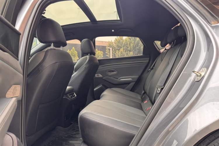 Used BYD Qin L 2025 DM-i Smart Drive 120KM Leading Model Interior 4