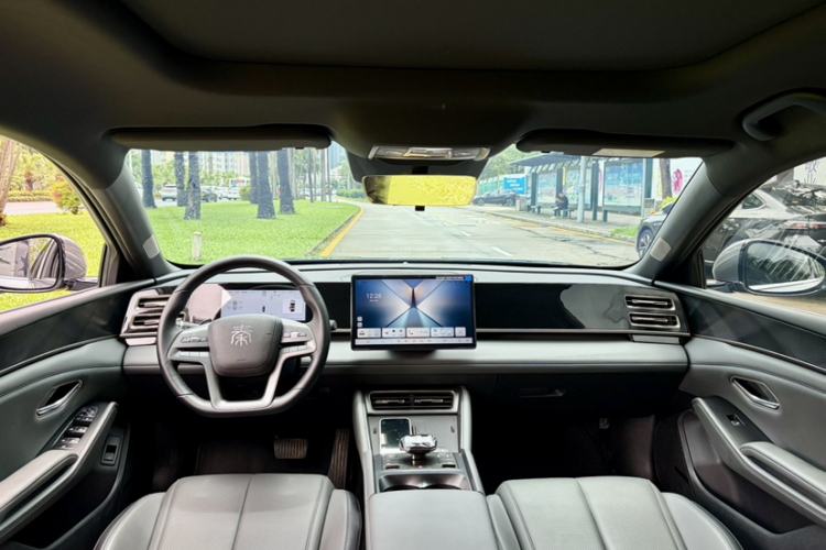 Used BYD Qin L 2025 DM-i Smart Drive 120KM Leading Model Interior 5
