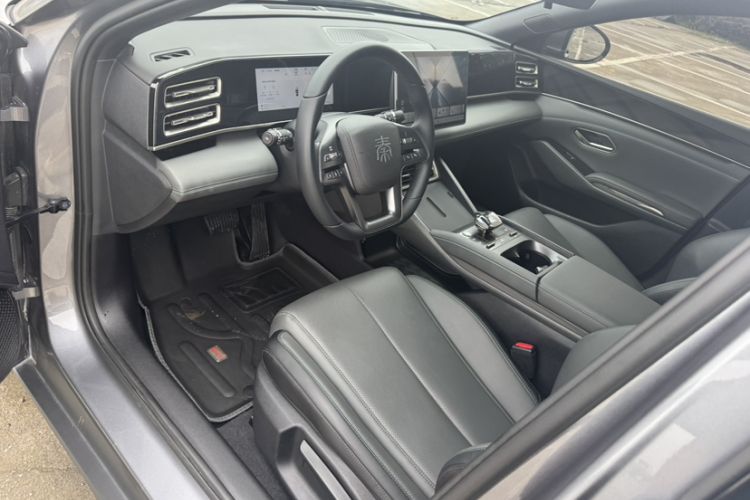 Used BYD Qin L 2025 DM-i Smart Drive 80KM Leading Model Interior 6