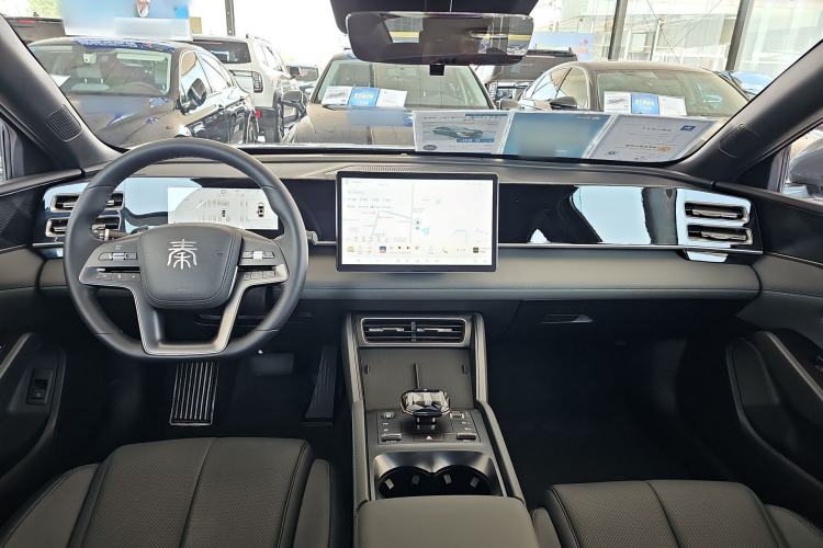 Used BYD Qin L 2025 DM-i Smart Drive 80KM Leading Model Interior 6