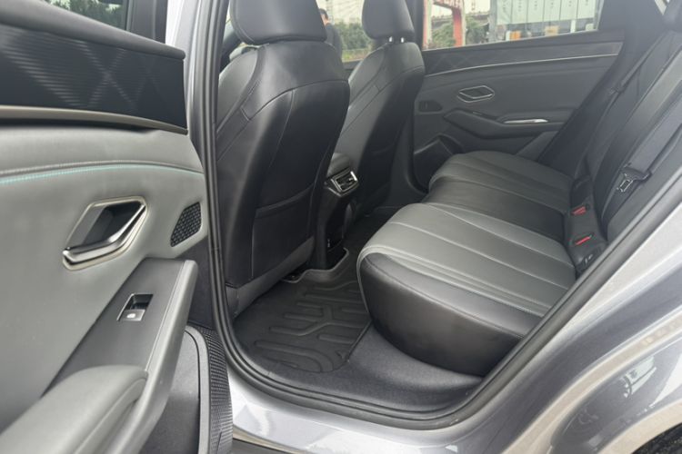 Used BYD Qin L 2025 DM-i Smart Drive 80KM Leading Model Interior 7