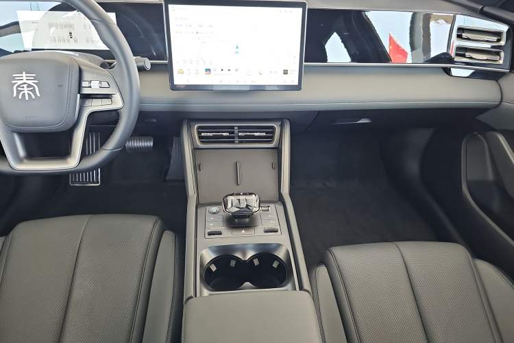 Used BYD Qin L 2025 DM-i Smart Drive 80KM Leading Model Interior 7
