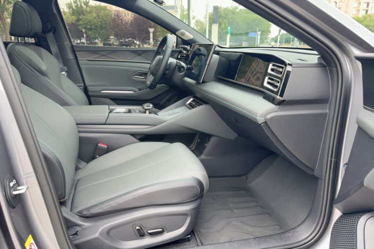 Used BYD Qin L 2025 DM-i Smart Drive 120KM Superior Model Interior 7