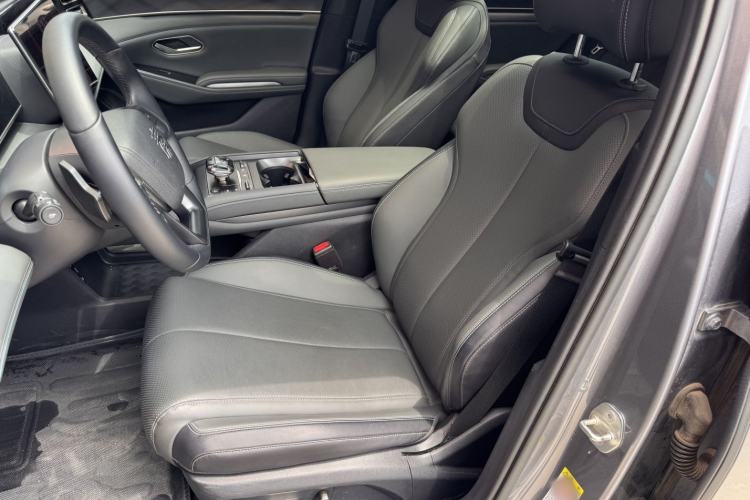 Used BYD Qin L 2025 DM-i Smart Drive 120KM Leading Model Interior 9