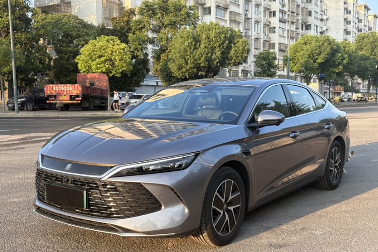 BYD Qin L 2025 DM-i Smart Drive 120KM Superior Model