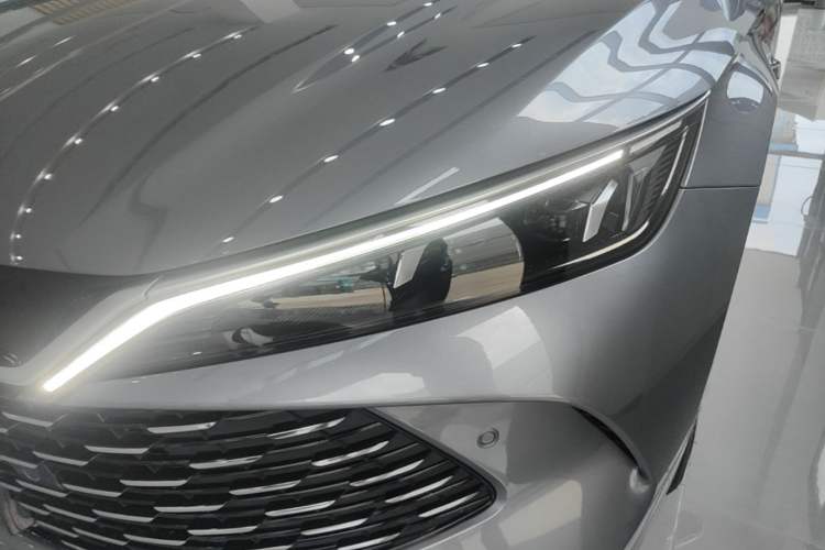Used BYD Qin L 2025 DM-i Smart Drive 120KM Superior Model Left Front Headlight