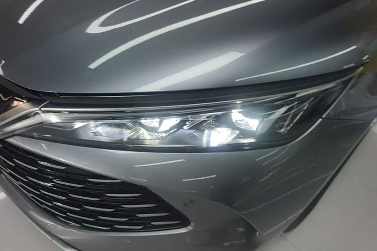Used BYD Qin L 2025 DM-i Smart Drive 120KM Superior Model Left Front Headlight