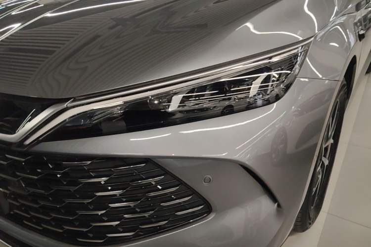 Used BYD Qin L 2025 DM-i Smart Drive 120KM Superior Model Left Front Headlight