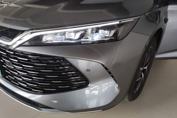 Used BYD Qin L 2025 DM-i Smart Drive 120KM Superior Model Left Front Headlight