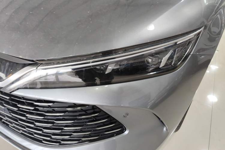 Used BYD Qin L 2025 DM-i Smart Drive 120KM Superior Model Left Front Headlight