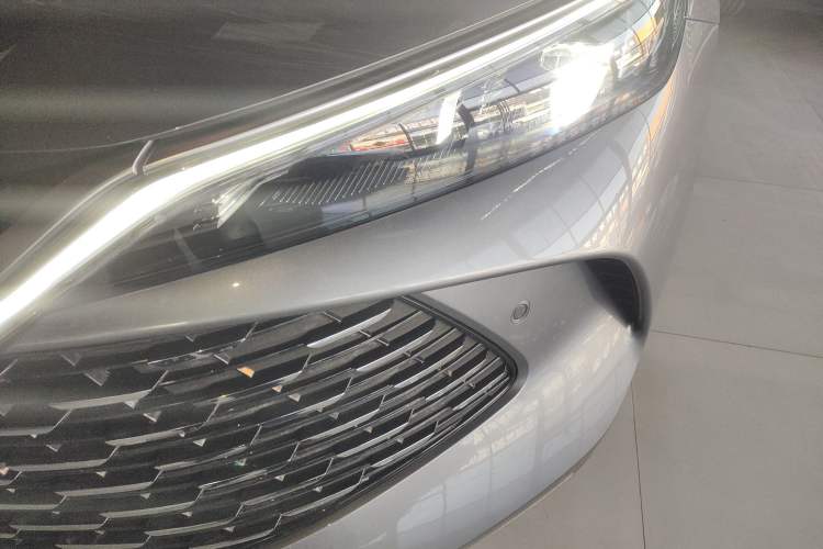 Used BYD Qin L 2025 DM-i Smart Drive 120KM Superior Model Left Front Headlight