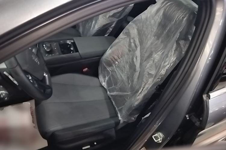 Used BYD Qin L 2025 DM-i Smart Drive 120KM Superior Model Left Front Seat